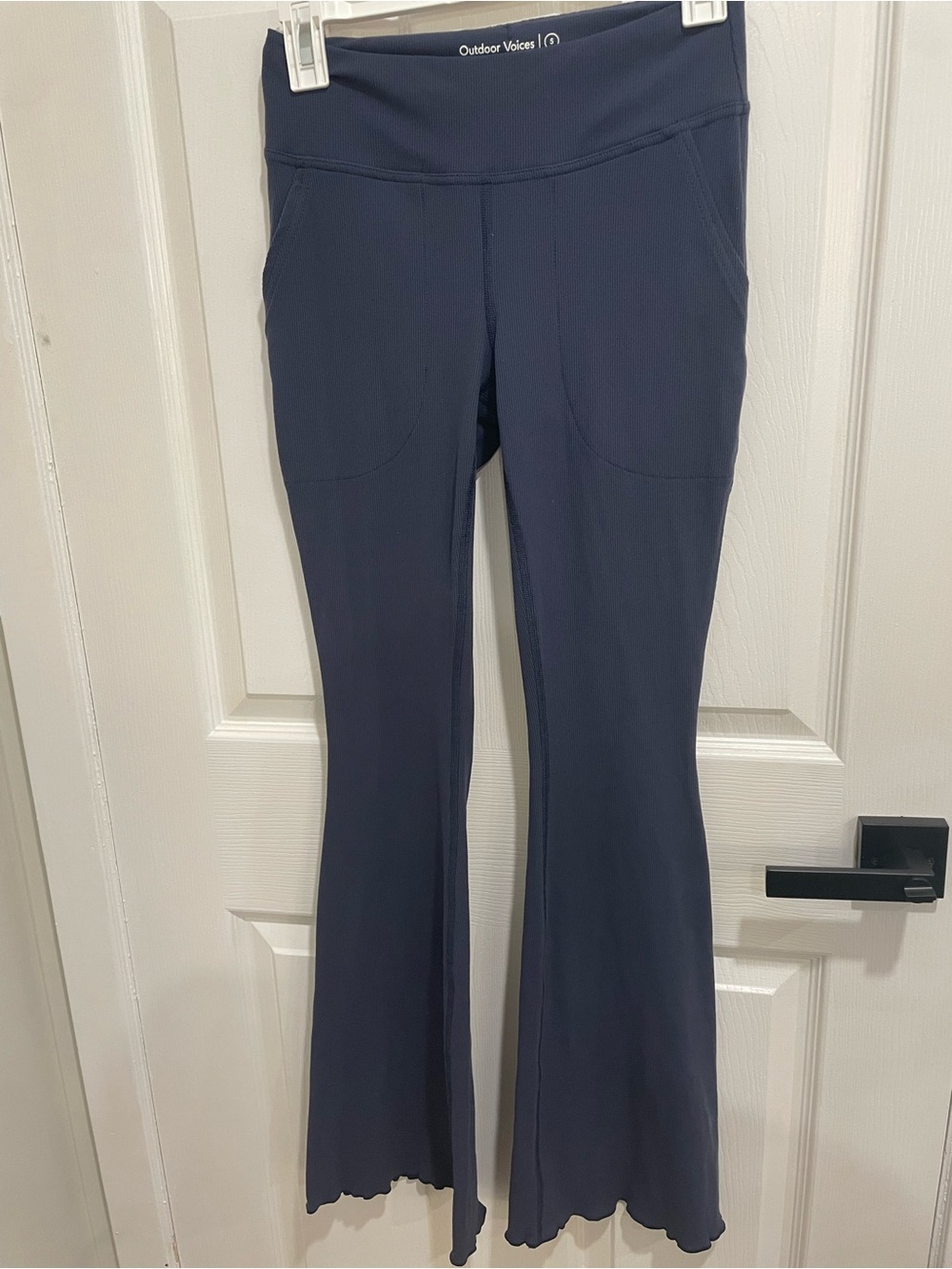 Outdoor voices lettuce hem ribbed leggings size small blue